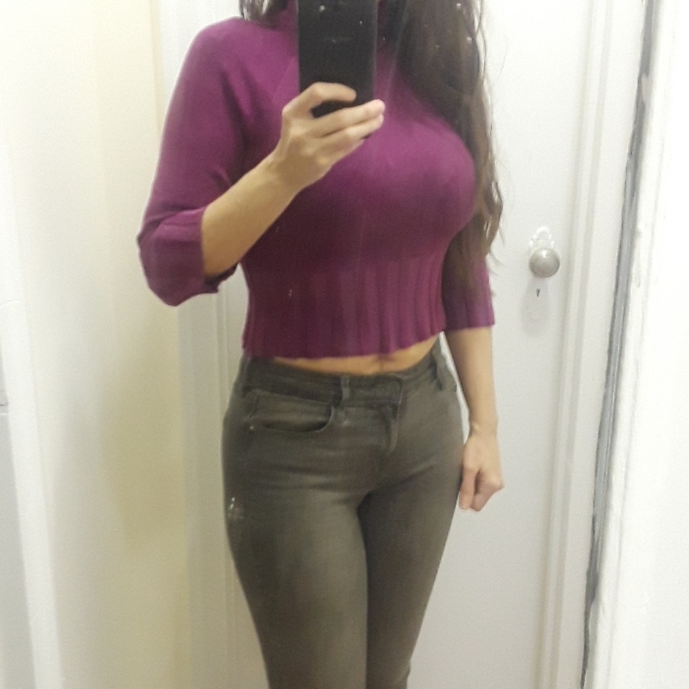 Bebe Cropped Distressed Wash Purple Turtleneck M